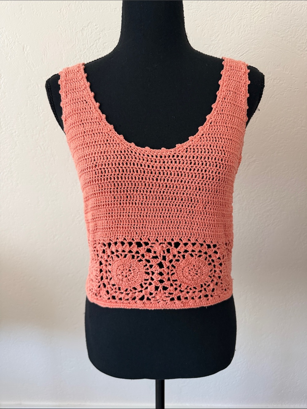 EUC SPELL Crochet Tank Top - Coral Pink Sleeveless Knit Crop SIZE SMALL